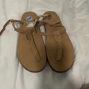 Women’s Rainbow T-Street sandals size 8.5-9.5